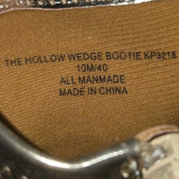 Katy Perry Women's The Hollow Wedge Bootie Gold Ankle Fashion Boots Size 10M - Picture 3 of 5